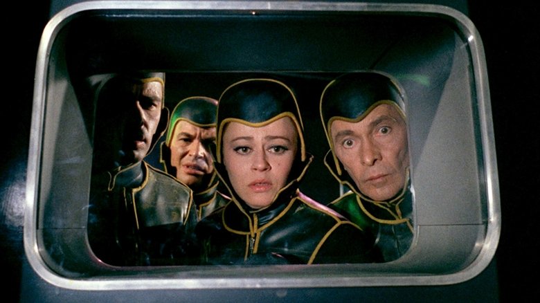 кадр из фильма Планета вампиров