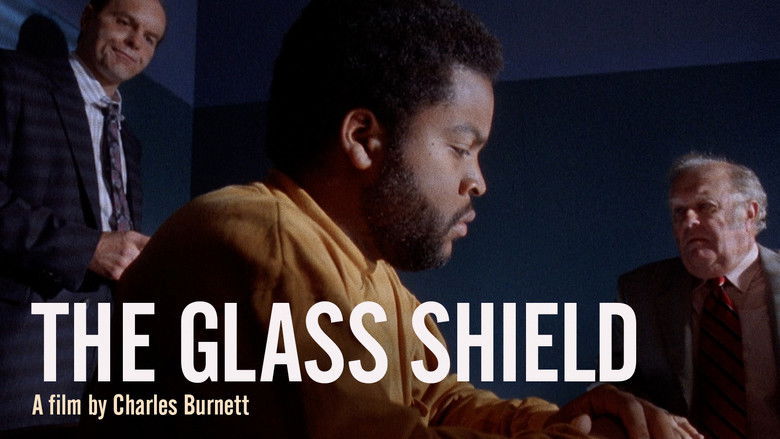 кадр из фильма Стеклянный щит