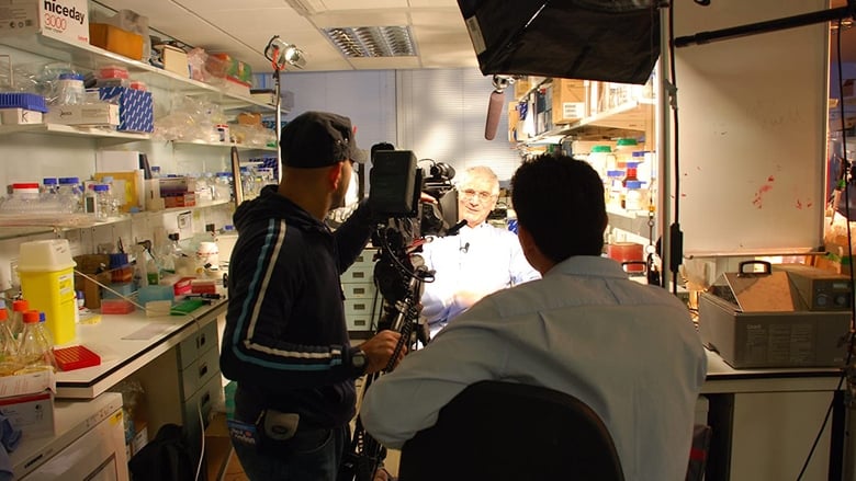 кадр из фильма House of Numbers: Anatomy of an Epidemic