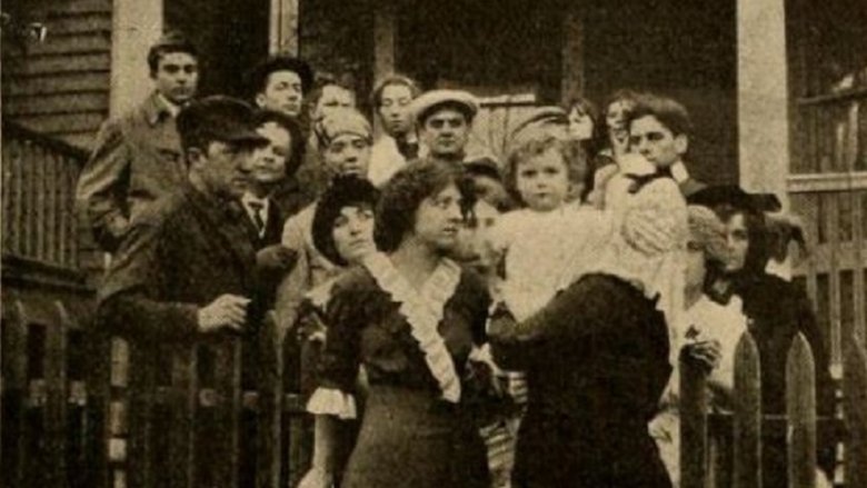 кадр из фильма When the Studio Burned