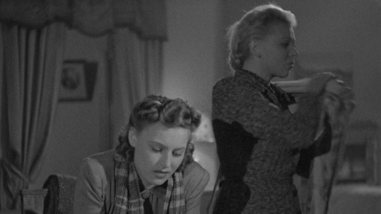 кадр из фильма Жди меня