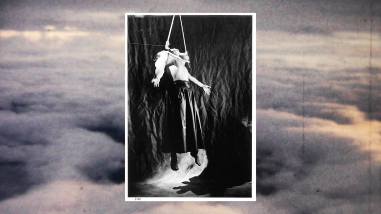 кадр из фильма A Body to Live In