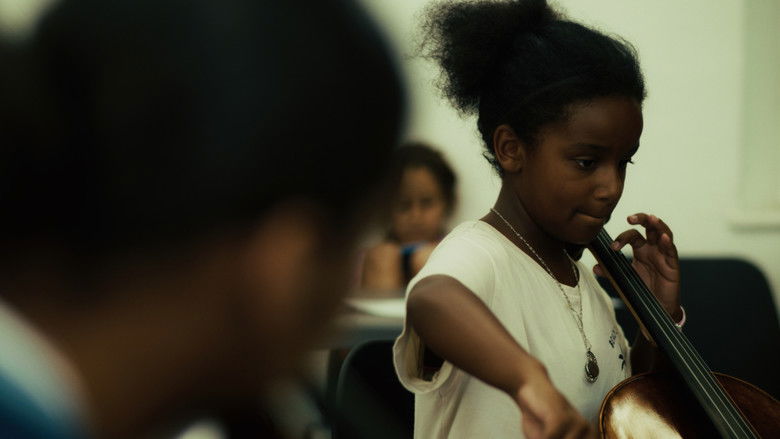 кадр из фильма Notre Enfance