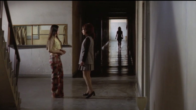 кадр из фильма 団地妻　忘れ得ぬ夜