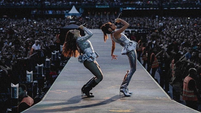 кадр из фильма DOC Clara x Sofia - Tour Coldplay