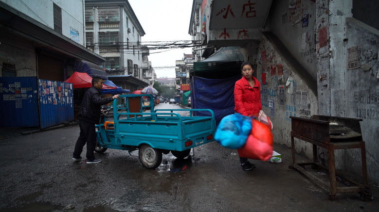 кадр из фильма 青春（苦）