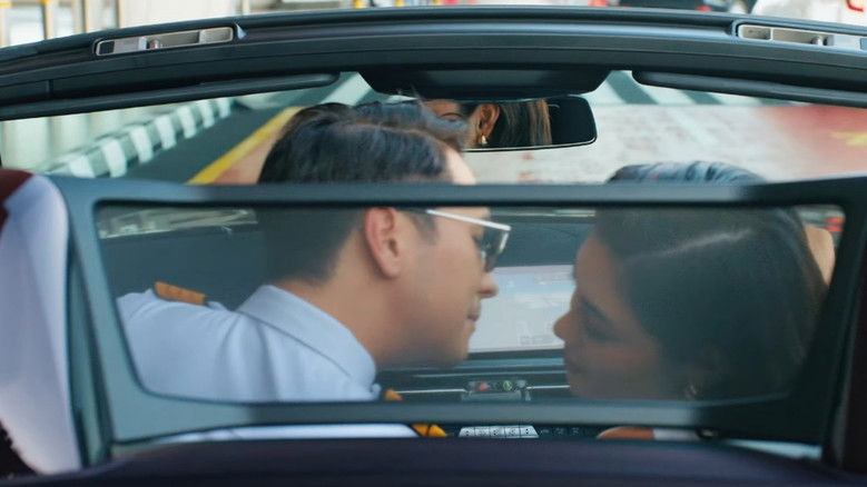 кадр из фильма Penerbangan Terakhir