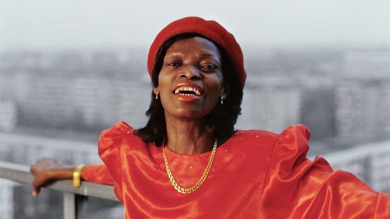 кадр из фильма Maggie vaknar på balkongen