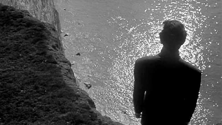 кадр из фильма The Upturned Glass