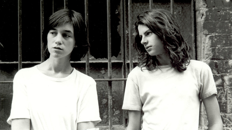 кадр из фильма Цементный сад