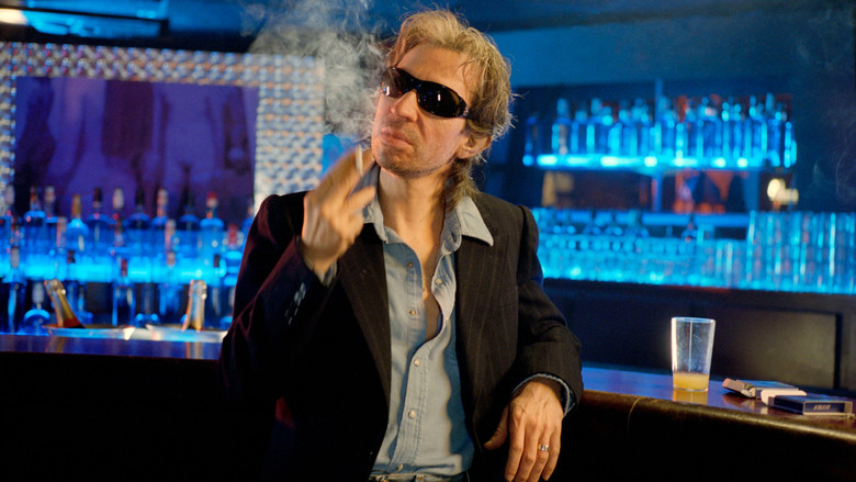 кадр из фильма Генсбур. Любовь хулигана