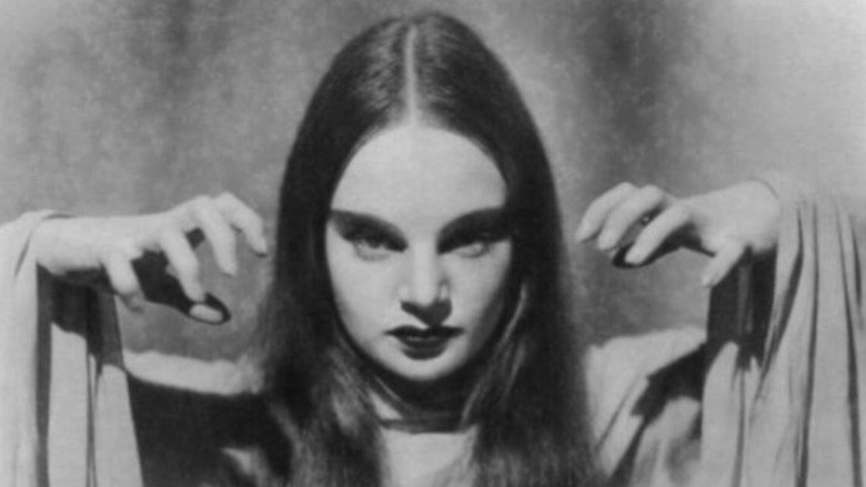 кадр из фильма Знак вампира