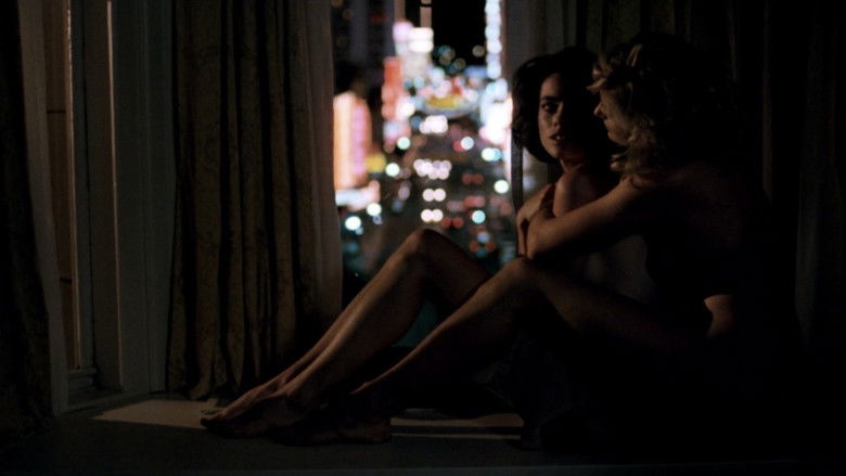 кадр из фильма Неприкаянные сердца