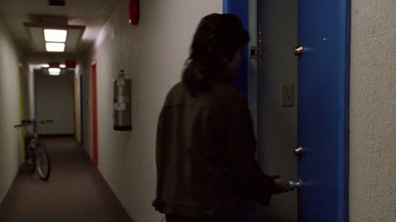 кадр из фильма Когда незнакомец снова звонит