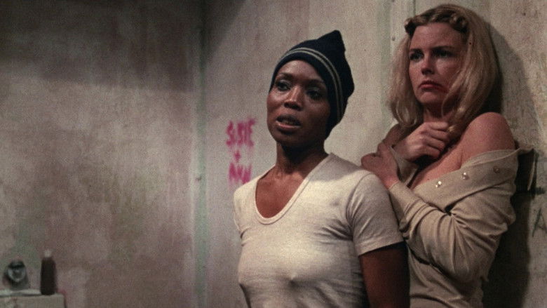 кадр из фильма Страсть за решеткой