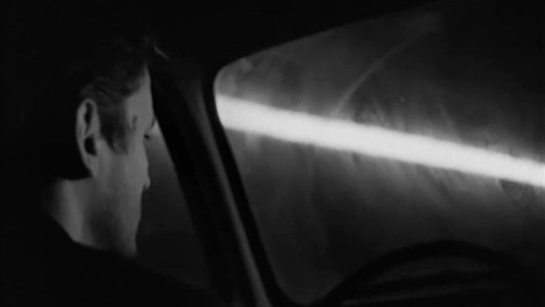 кадр из фильма Un uomo a metà