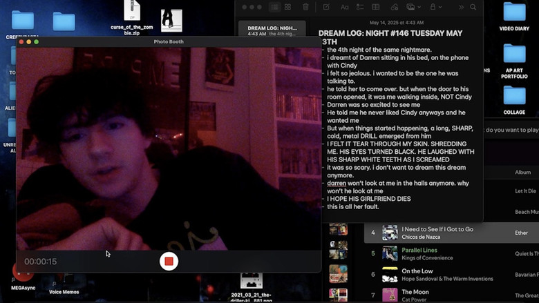 кадр из фильма Cyber Cemetery