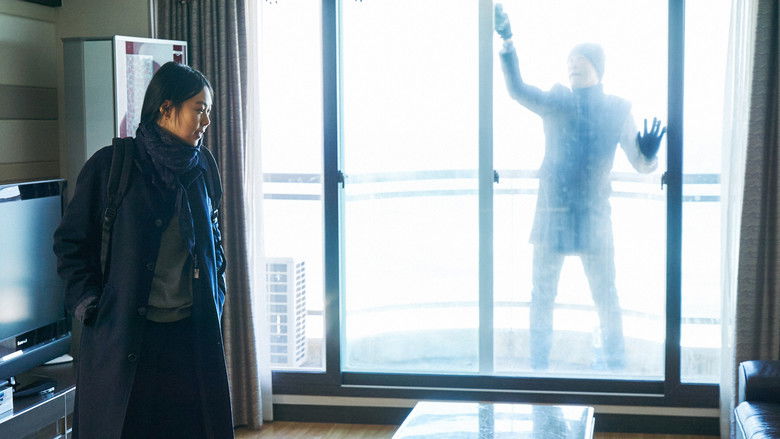 кадр из фильма Ночью у моря одна