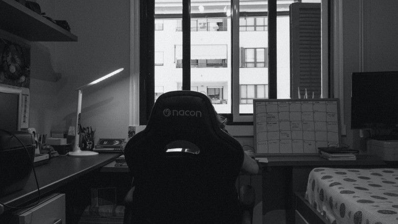 кадр из фильма Confinament 8½