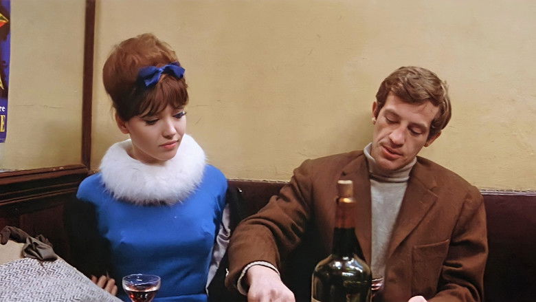 кадр из фильма Женщина есть женщина