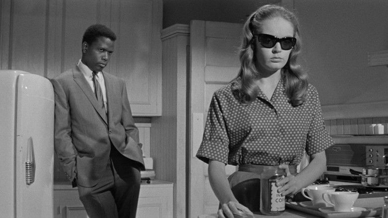 кадр из фильма Клочок синевы