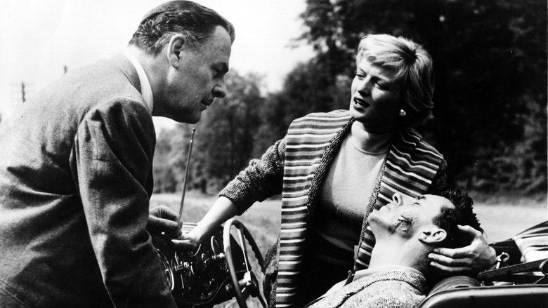 кадр из фильма Куотермасс 2