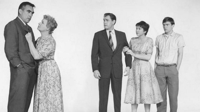 кадр из фильма Жаркий сезон