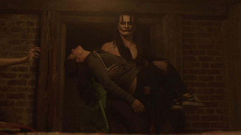 кадр из фильма The Curse of the Clown Motel