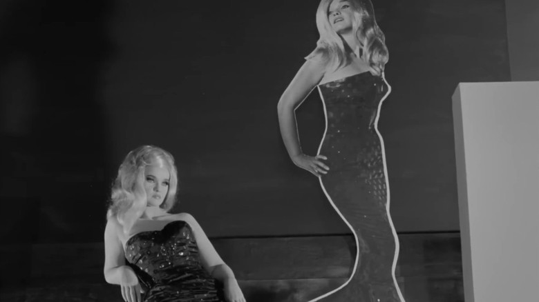 кадр из фильма Un film cu o fată fermecătoare