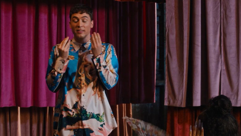 кадр из фильма Идиотка