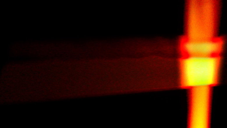 кадр из фильма dentro de la luz; un fuego