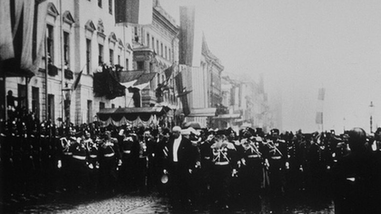 кадр из фильма M. le président passant devant la compagnie d’honneur