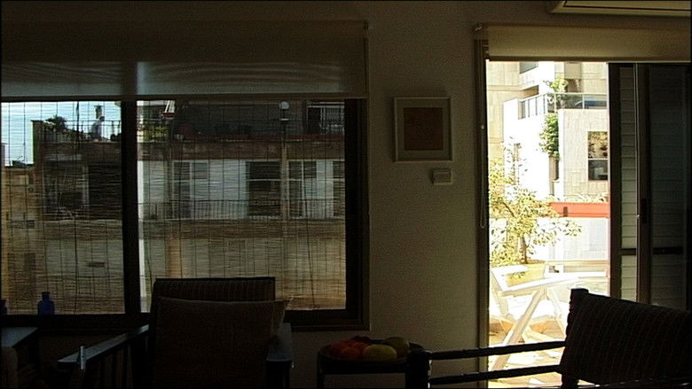 кадр из фильма Là-bas