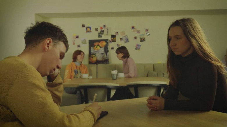 кадр из фильма Під шкіркою помаранчу