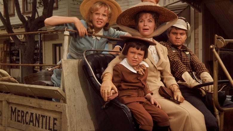 кадр из фильма Summer Magic