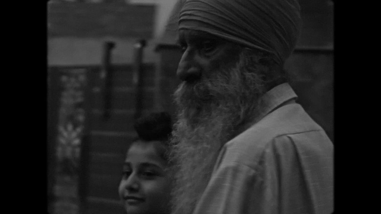 кадр из фильма A Family Portrait