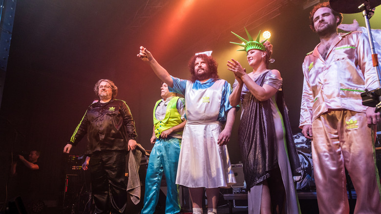 кадр из фильма Monkey Business v ostravském Brickhousu