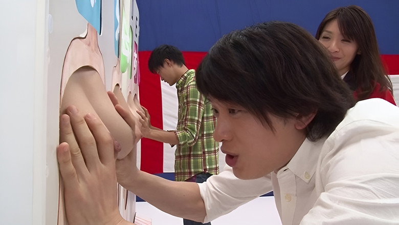 кадр из фильма RCT-690 息子なら母姉妹の裸当ててみて！家族＋叔母の家族でお正月からオール近親相姦全員おめでたSP - 倖田李梨（倖田美梨、岩下美季）