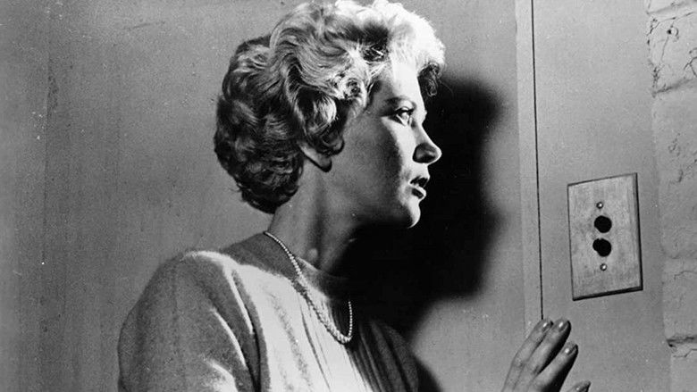 кадр из фильма City of Fear