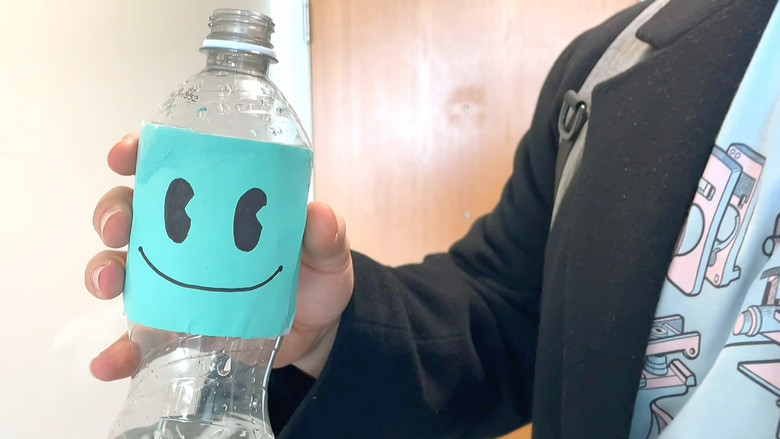 кадр из фильма The Water Bottle