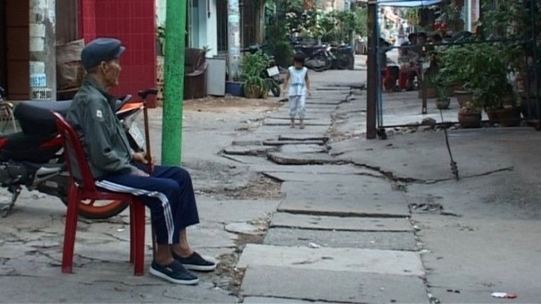 кадр из фильма Xóm Trường Tiền