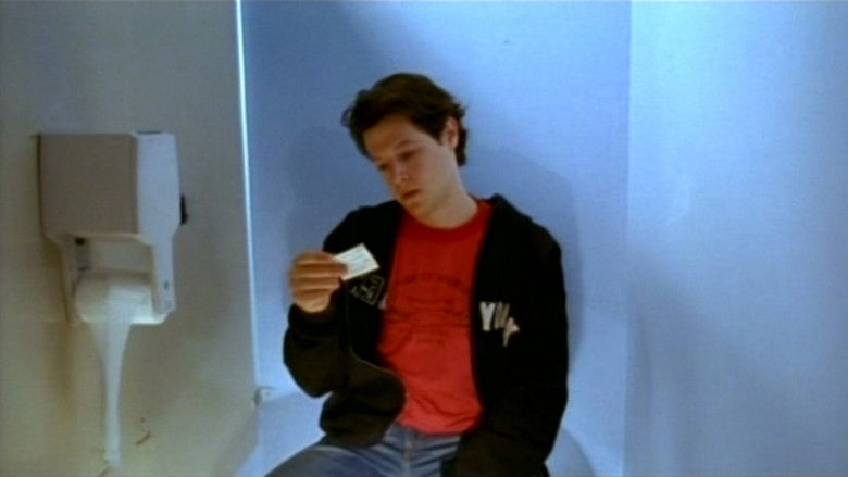 кадр из фильма Love and Deaf