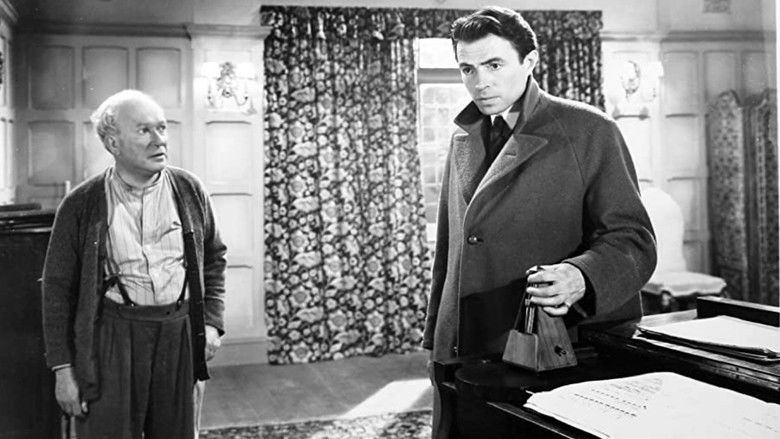 кадр из фильма The Upturned Glass