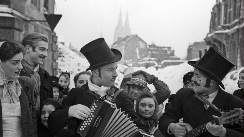 кадр из фильма 80 Jahre Kriegsende im Westen - Zwischen Trümmern und Hoffnung