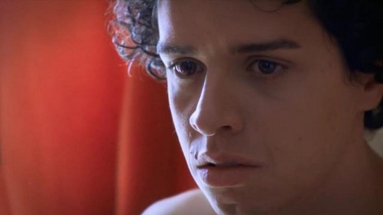 кадр из фильма Любовь Эллиота