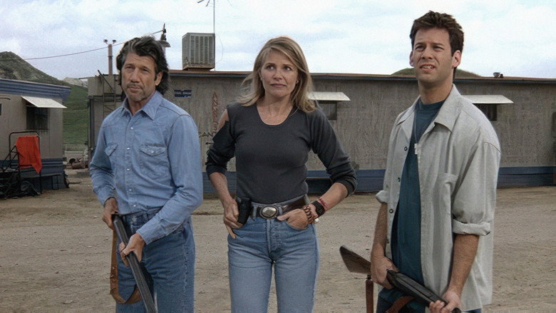 кадр из фильма Дрожь земли 2: Повторный удар