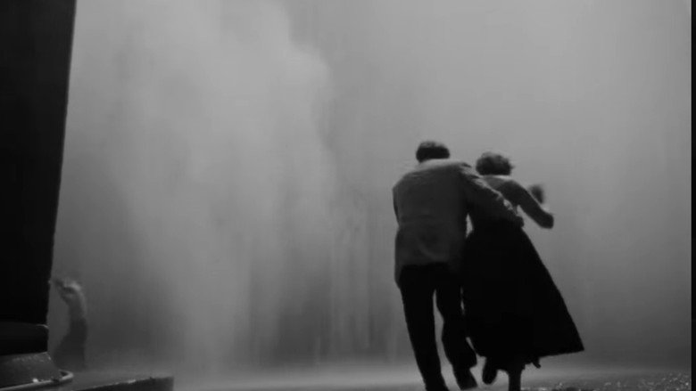 кадр из фильма Un extraño en la escalera