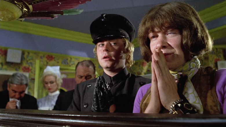 кадр из фильма Loot