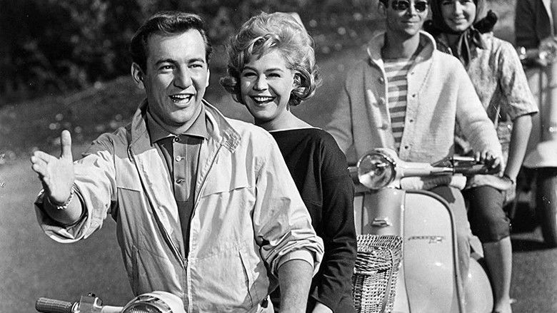 кадр из фильма Приходи в сентябре