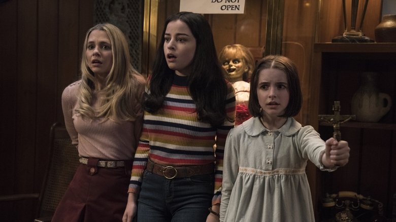 кадр из фильма Проклятие Аннабель 3